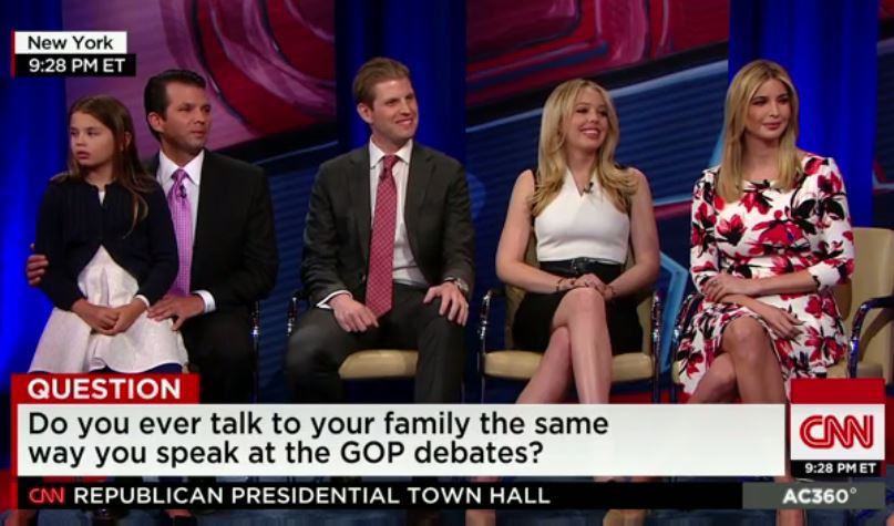 Repubblicani: Trump e Cruz show in tv con le famiglie