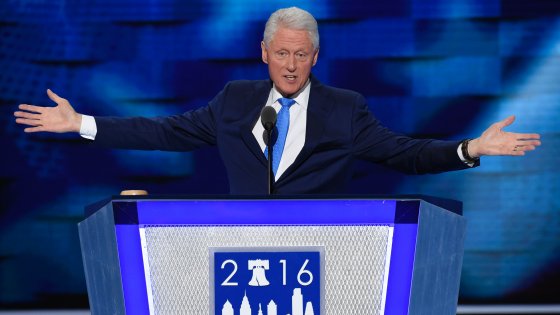 Filadelfia: Hillary ottiene nomination, Bill ne elogia la forza