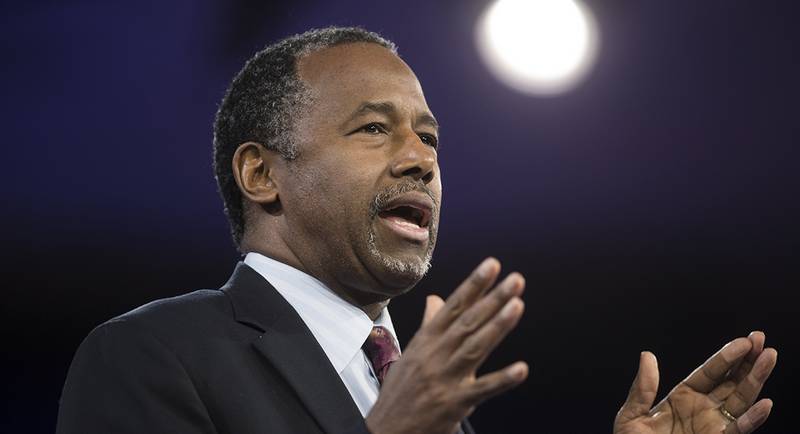 Repubblicani: Carson si ritira, “mi amano, non mi votano”