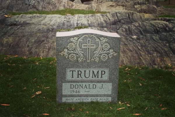 Trump, una tomba (falsa) a Central Park -e un nipotino vero-