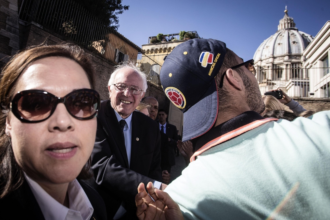 E alla fine Sanders fece la posta a Francesco e lo incontrò