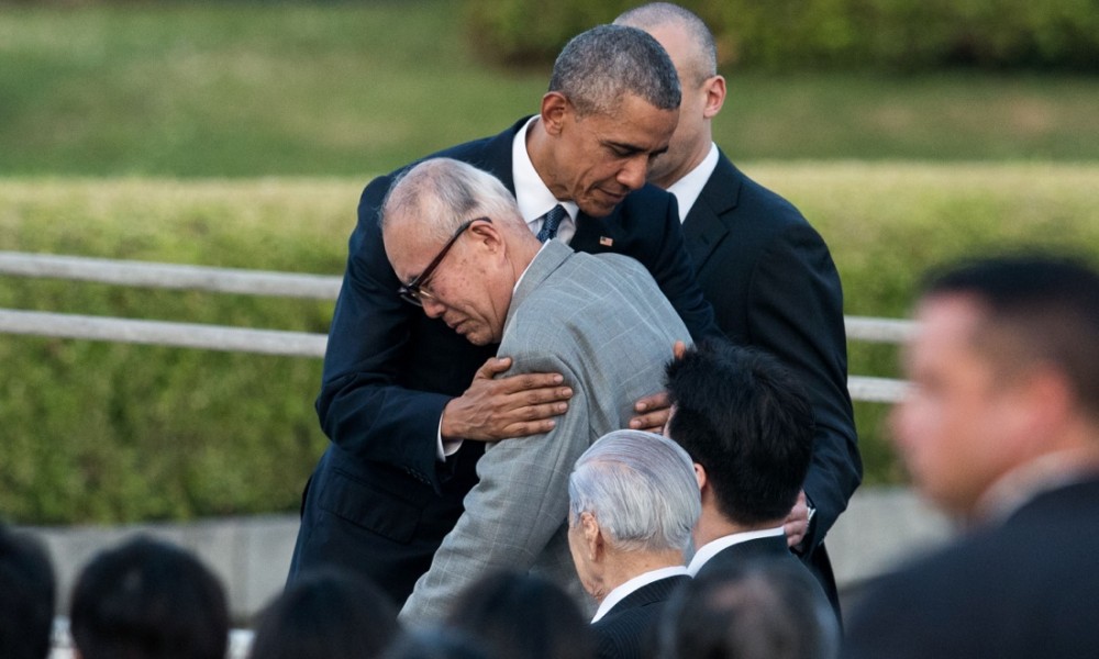 Obama a Hiroshima fa il Nobel, predica mondo senza atomica