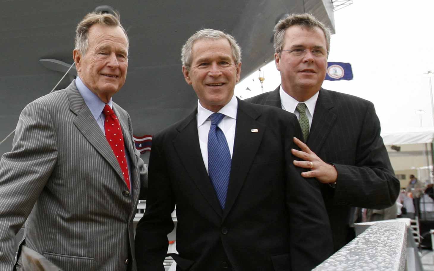 Trump ha i Bush contro, papà George vota Hillary