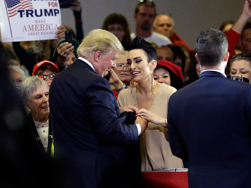 Trump mobilita i malati terminali, &quot;Votatemi prima di morire&quot;