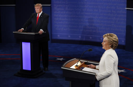 Dibattito 3: Hillary vince, Trump mette in dubbio esito voto