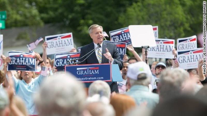 Repubblicani: si candida Graham, un moderato 'interventista
