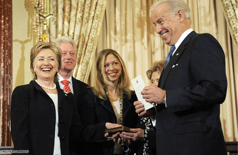 Democratici: caccia ai milioni di Biden, Hillary cambia