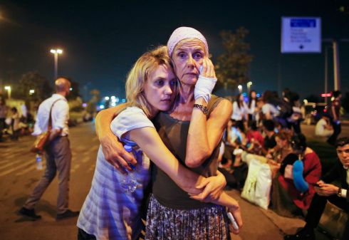 00160629Aeroporto-Istanbul-attacco