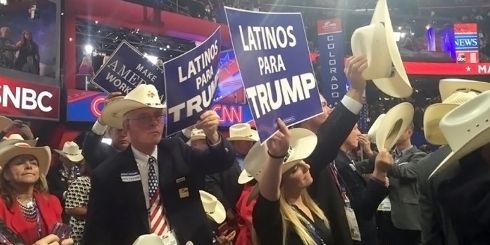 00160823Latinos-Trump